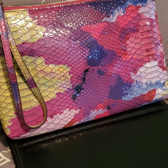 Guess multi colour clutch - Picture 2 of 6